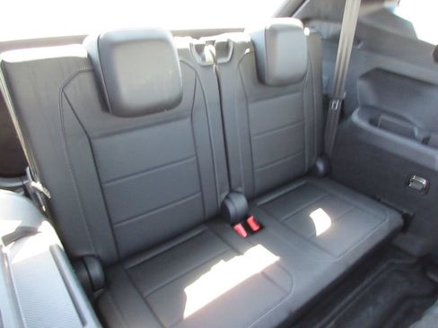 Used 2019 Volkswagen Tiguan SEL Premium R-Line FWD image 26