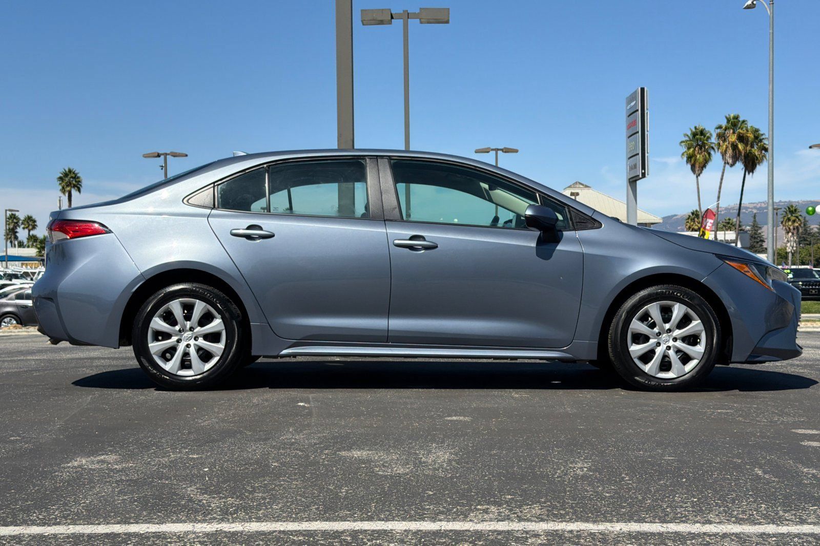 Used 2025 Toyota Corolla LE FWD image 3