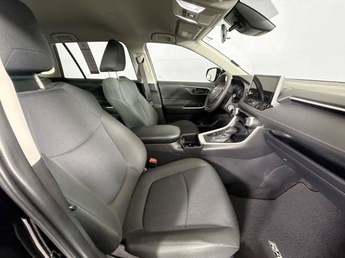 Certified 2025 Toyota RAV4 LE FWD image 37