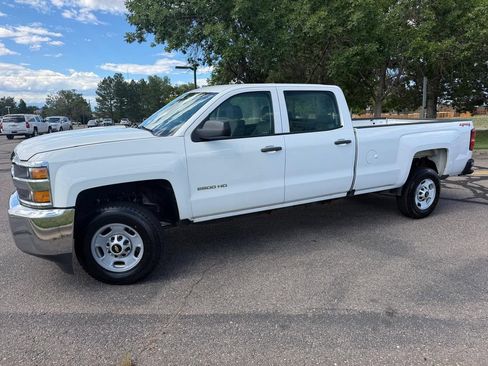 Used 2018 Chevrolet Silverado 2500 W/T AWD/4WD image 3