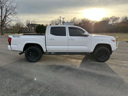 Used 2023 Toyota Tacoma TRD Sport image 5