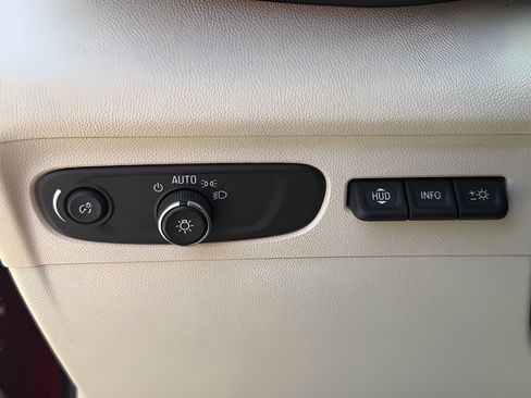 Used 2021 Buick Envision Essence w/ Technology Package I FWD image 26