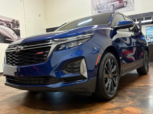 Used 2022 Chevrolet Equinox RS w/ Infotainment Package FWD image 3