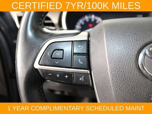 Used 2022 Toyota Highlander XLE FWD image 20