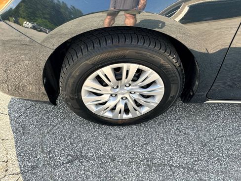 Used 2014 Toyota Camry SE image 12