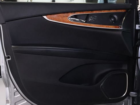 Used 2020 Lincoln Nautilus Reserve AWD/4WD image 13