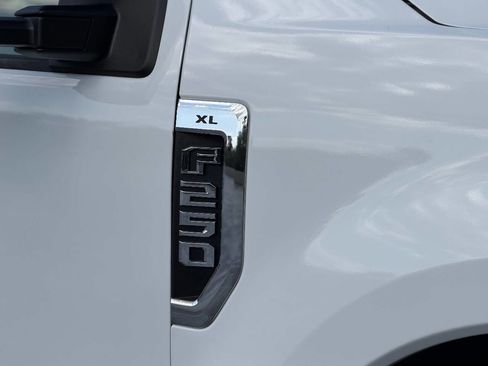 Used 2018 Ford F250 XL w/ Power Equipment Group image 30