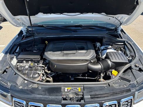 Used 2021 Jeep Grand Cherokee Limited AWD/4WD image 30