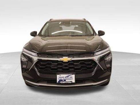 New 2026 Chevrolet Trax LT w/ LT Convenience Package FWD image 6
