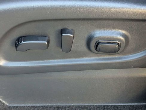 Used 2024 Nissan Titan SV w/ SV Bronze Edition Package image 17