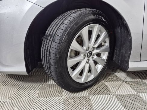 Used 2019 Toyota Camry LE w/ Convenience Package FWD image 10