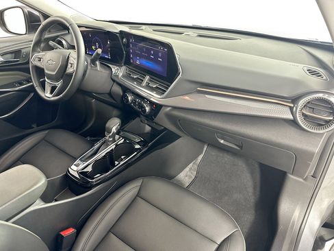 Used 2025 Chevrolet Trax ACTIV w/ Driver Confidence Package FWD image 27