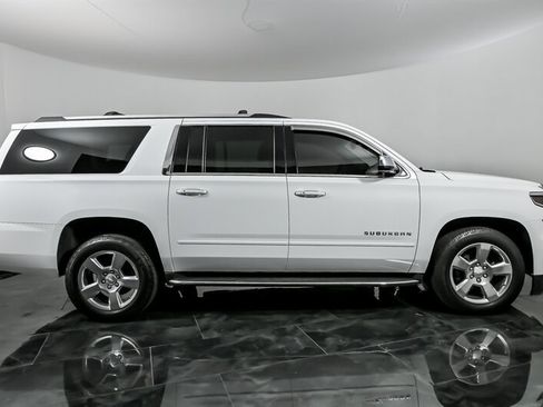 Used 2018 Chevrolet Suburban Premier AWD/4WD image 9