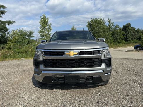 Used 2023 Chevrolet Silverado 1500 LT AWD/4WD image 3