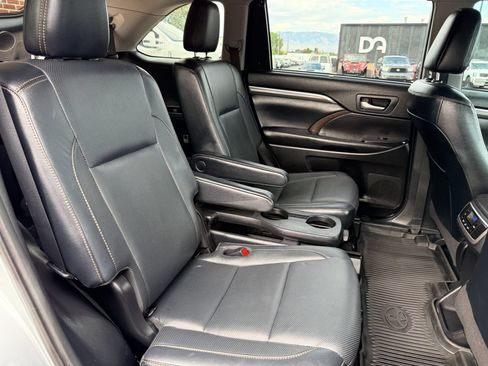 Used 2019 Toyota Highlander Limited AWD/4WD image 28