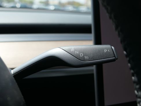 Used 2023 Tesla Model Y Long Range image 16