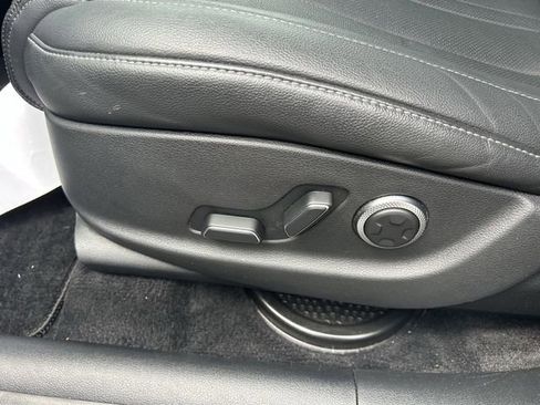 Used 2025 Genesis GV80 2.5T Standard image 25