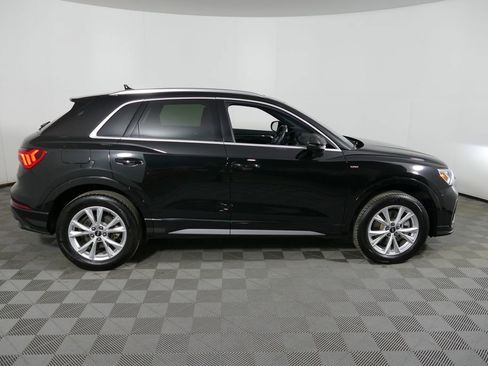 Used 2025 Audi Q3 2.0T Premium image 31