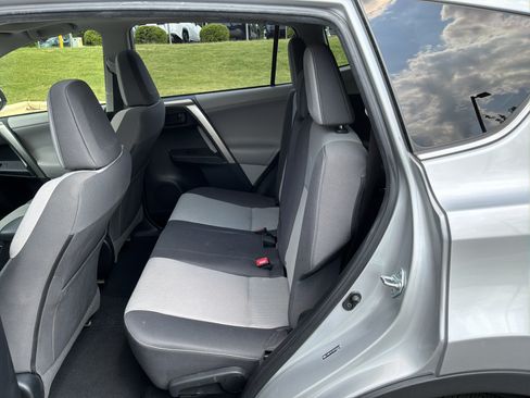 Used 2013 Toyota RAV4 XLE FWD image 30