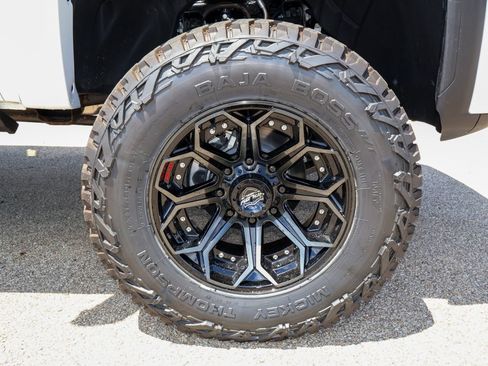 New 2026 GMC Sierra 2500 AT4 w/ Technology Package AWD/4WD image 13