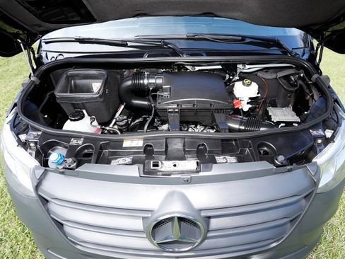 Used 2023 Mercedes-Benz Sprinter 3500 image 4