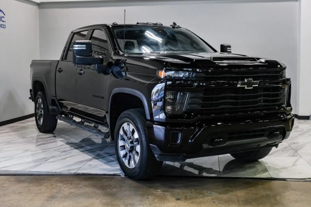 Used 2024 Chevrolet Silverado 2500 Custom w/ Custom Convenience Package AWD/4WD image 9