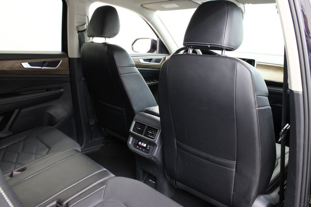 Used 2024 Volkswagen Atlas SE AWD/4WD image 15