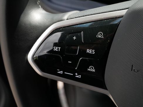 Certified 2025 Volkswagen ID. Buzz Pro S RWD image 25