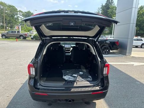 Used 2026 Ford Explorer Active AWD/4WD image 10