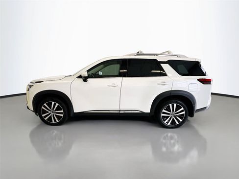 Used 2024 Nissan Pathfinder Platinum w/ Cargo Package FWD image 9