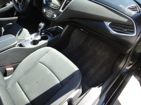 Used 2022 Chevrolet Malibu LT FWD image 15
