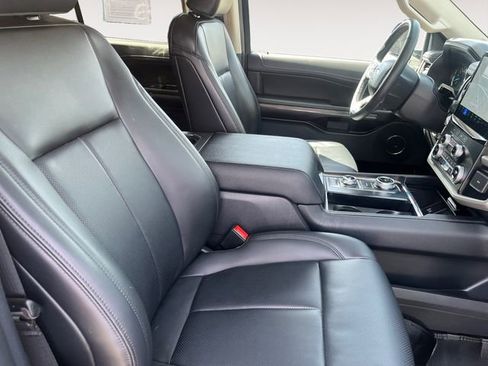 Used 2023 Ford Expedition XLT AWD/4WD image 15