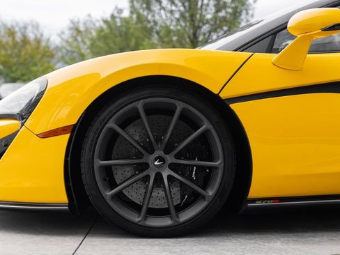 Used 2019 McLaren 570S Spider RWD image 14