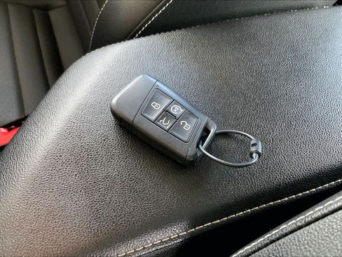 Used 2024 Volkswagen Jetta SE FWD image 15