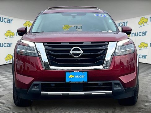 Used 2023 Nissan Pathfinder SL image 2