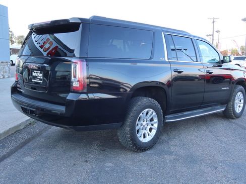 Used 2019 GMC Yukon XL SLT image 4