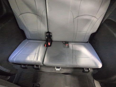 Used 2023 Buick Enclave Essence AWD/4WD image 23