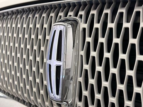 Certified 2023 Lincoln Navigator Reserve AWD/4WD image 16