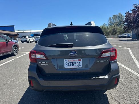 Used 2018 Subaru Outback 2.5i Limited AWD/4WD image 6