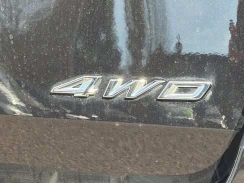 Used 2024 Ford Explorer XLT w/ Equipment Group 202A image 28