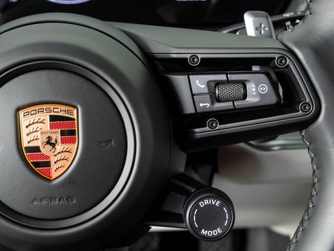 Certified 2026 Porsche Cayenne AWD/4WD image 11