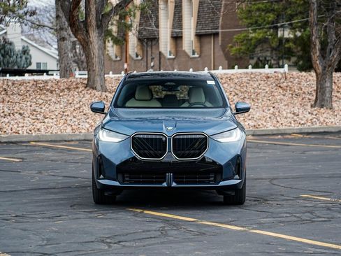 Used 2026 BMW X3 xDrive30 w/ Premium Package image 2