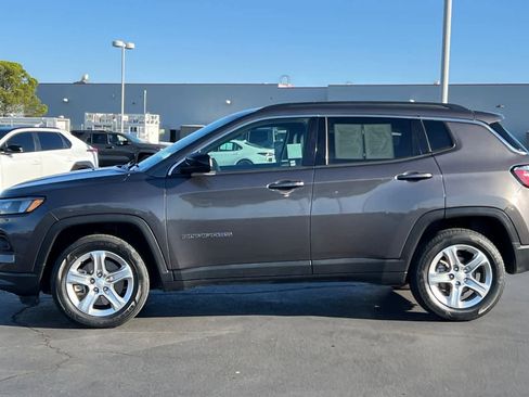 Used 2024 Jeep Compass Latitude image 9