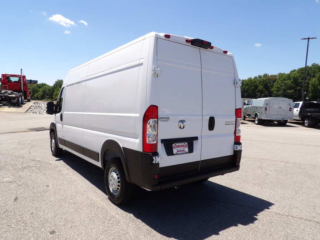 Used 2026 RAM ProMaster 2500 w/ Convenience Group FWD image 5