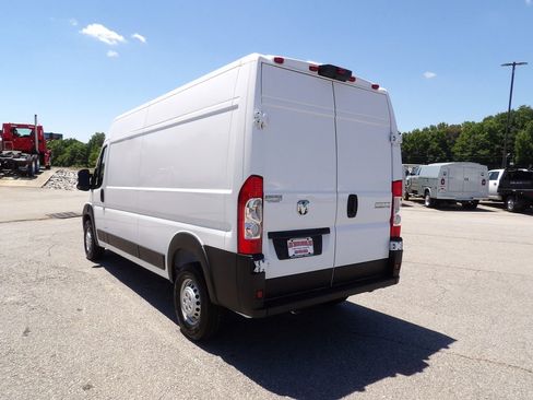 Used 2026 RAM ProMaster 2500 w/ Convenience Group FWD image 5