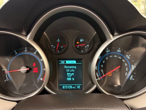 Used 2014 Chevrolet Cruze LS image 13