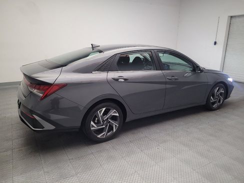 Used 2025 Hyundai Elantra SEL FWD image 10