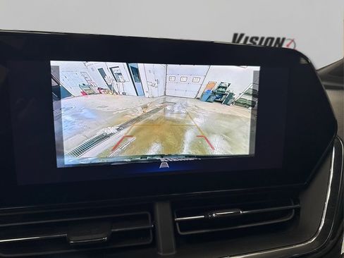 Used 2025 Chevrolet Trax RS image 28