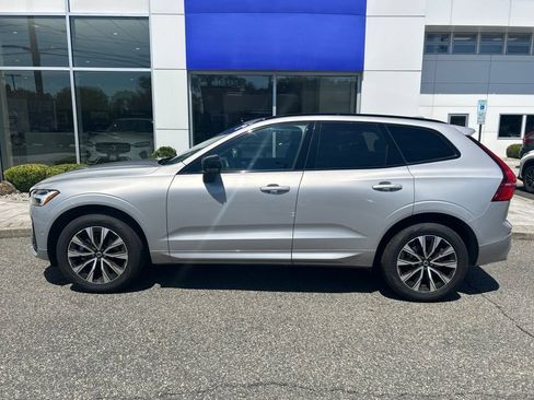 Used 2025 Volvo XC60 B5 Plus AWD/4WD image 2