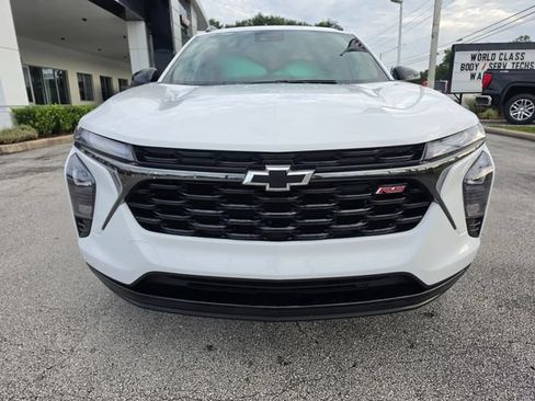 Used 2024 Chevrolet Trax RS w/ Sunroof Package FWD image 8